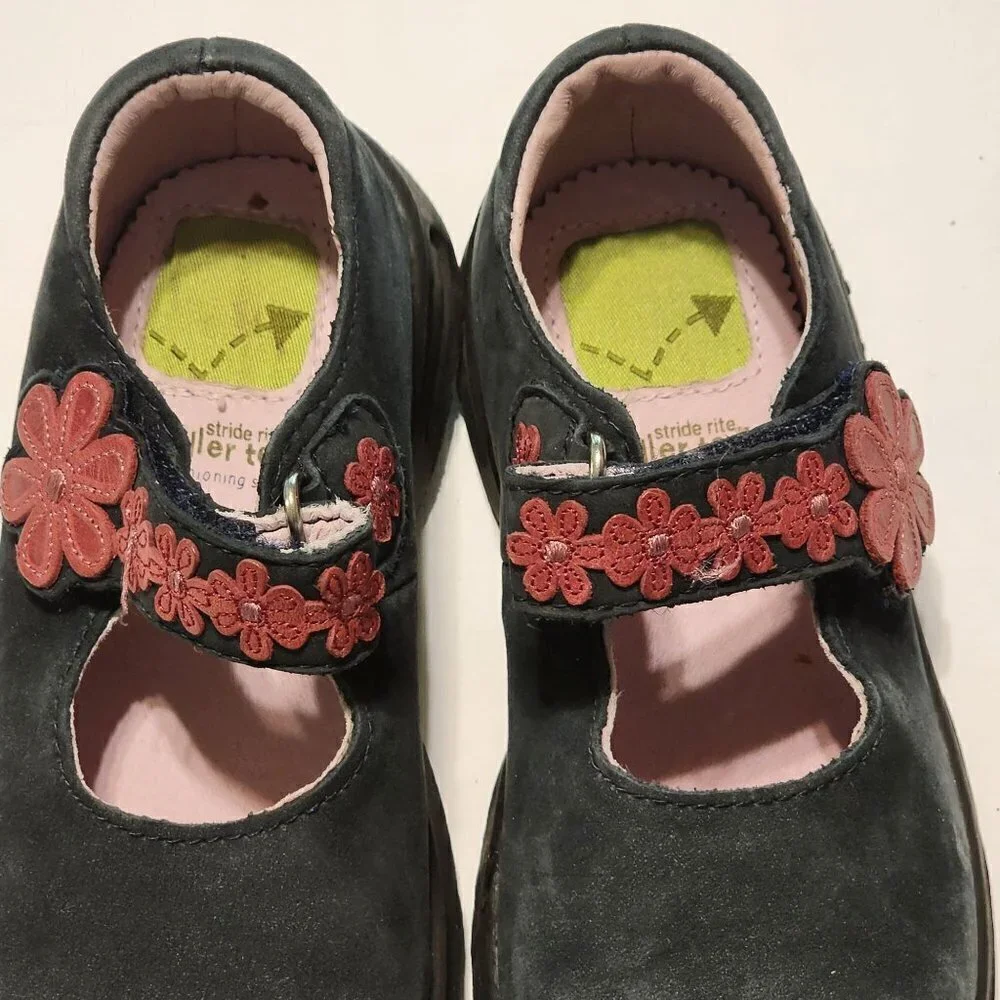 Stride rite toddler girl shoes size 9M Giovana